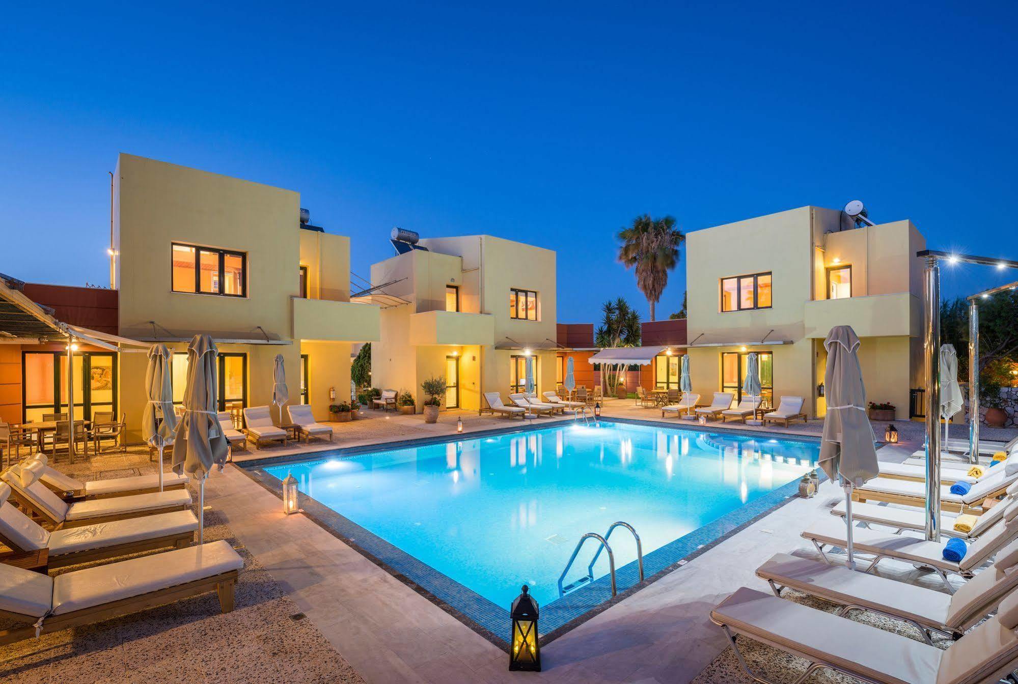 Daphnis Villas Chrissi Akti Chania Exterior foto