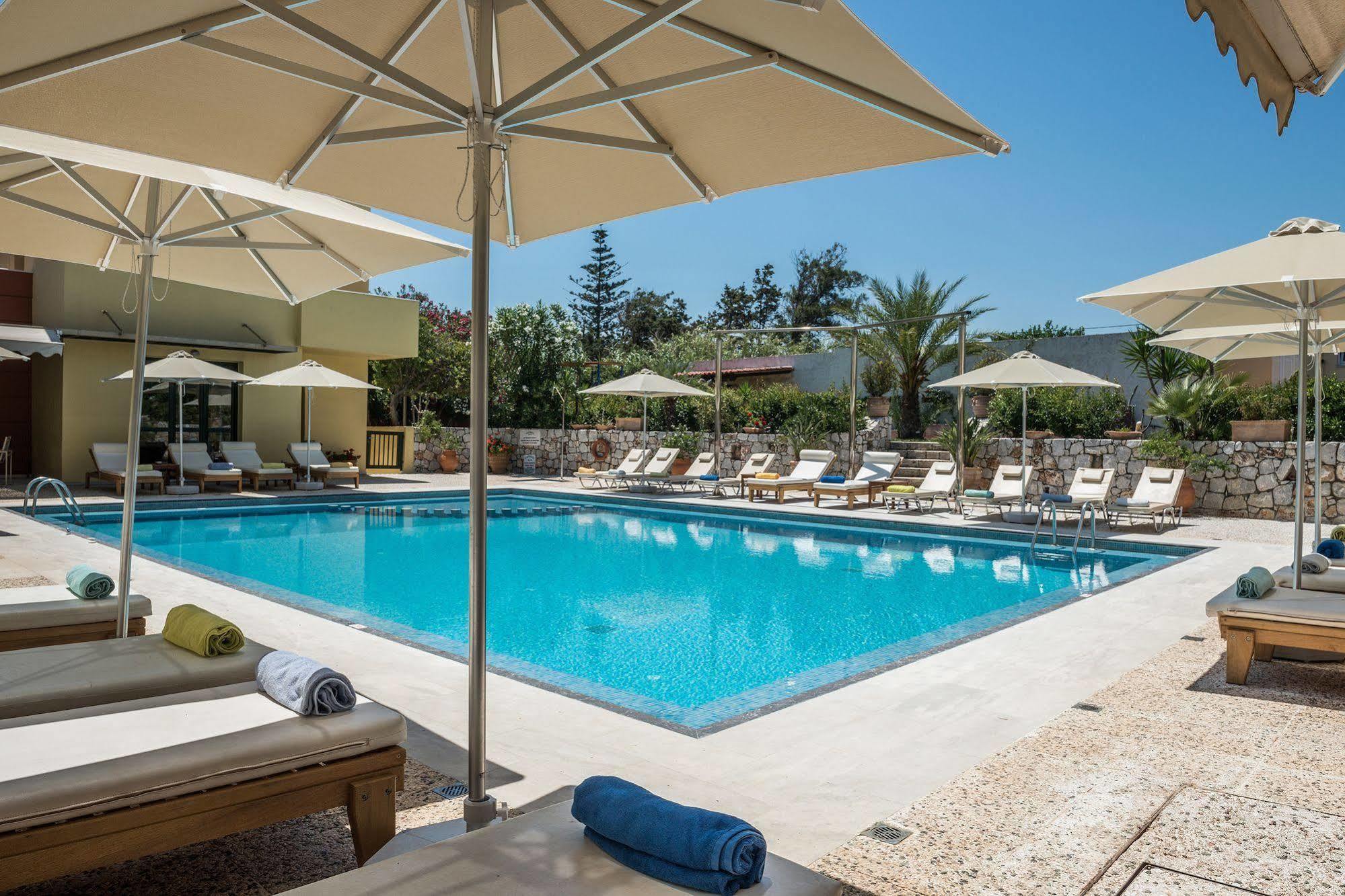 Daphnis Villas Chrissi Akti Chania Exterior foto